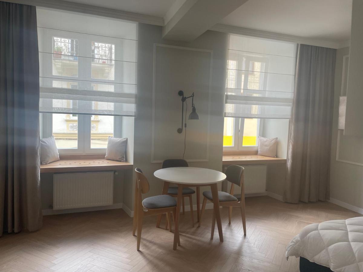 Mey Appartment On Rynok Square 利沃夫 外观 照片