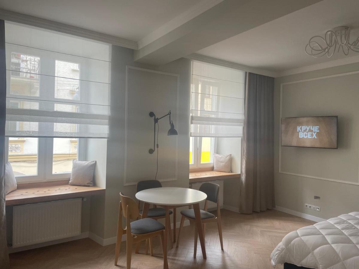 Mey Appartment On Rynok Square 利沃夫 外观 照片